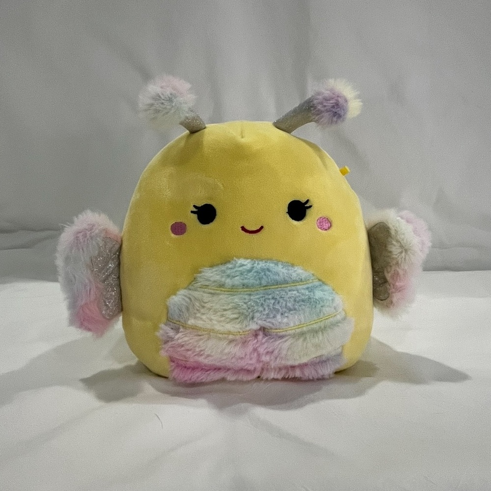 Squishmallow Nixie the Yellow Bee